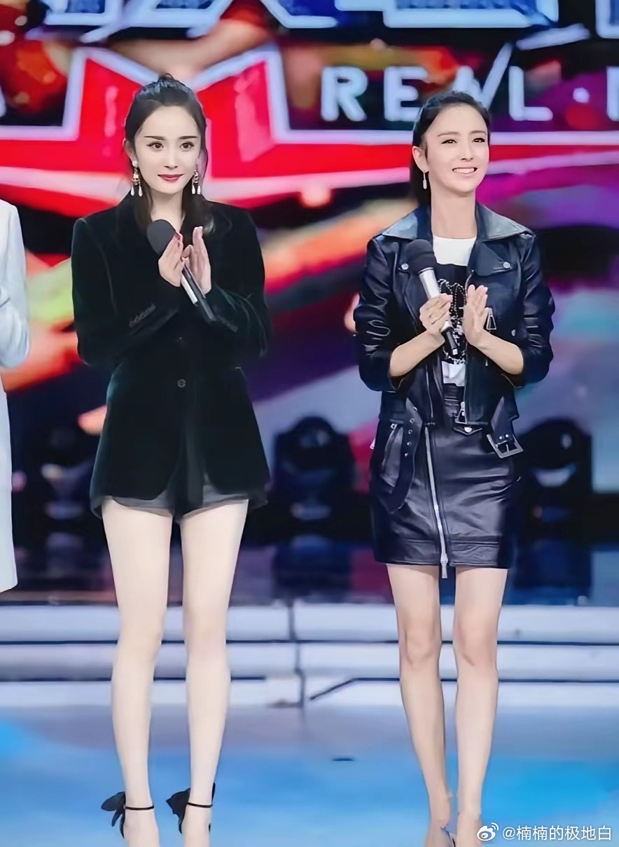 杨幂，佟俪娅同框，身材比拼。你们更喜欢谁呢？​​​