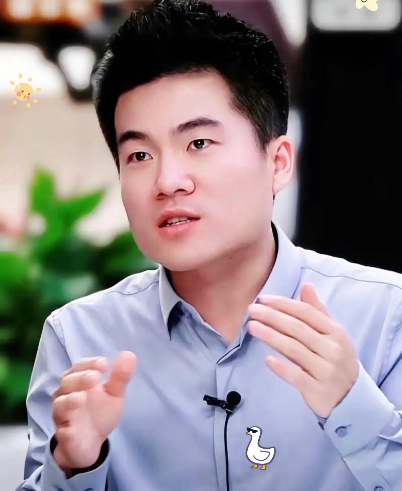 一觉睡起来估计全国人民都知道了32岁的董宇辉,竟然聊农民父亲、聊老家柿子树