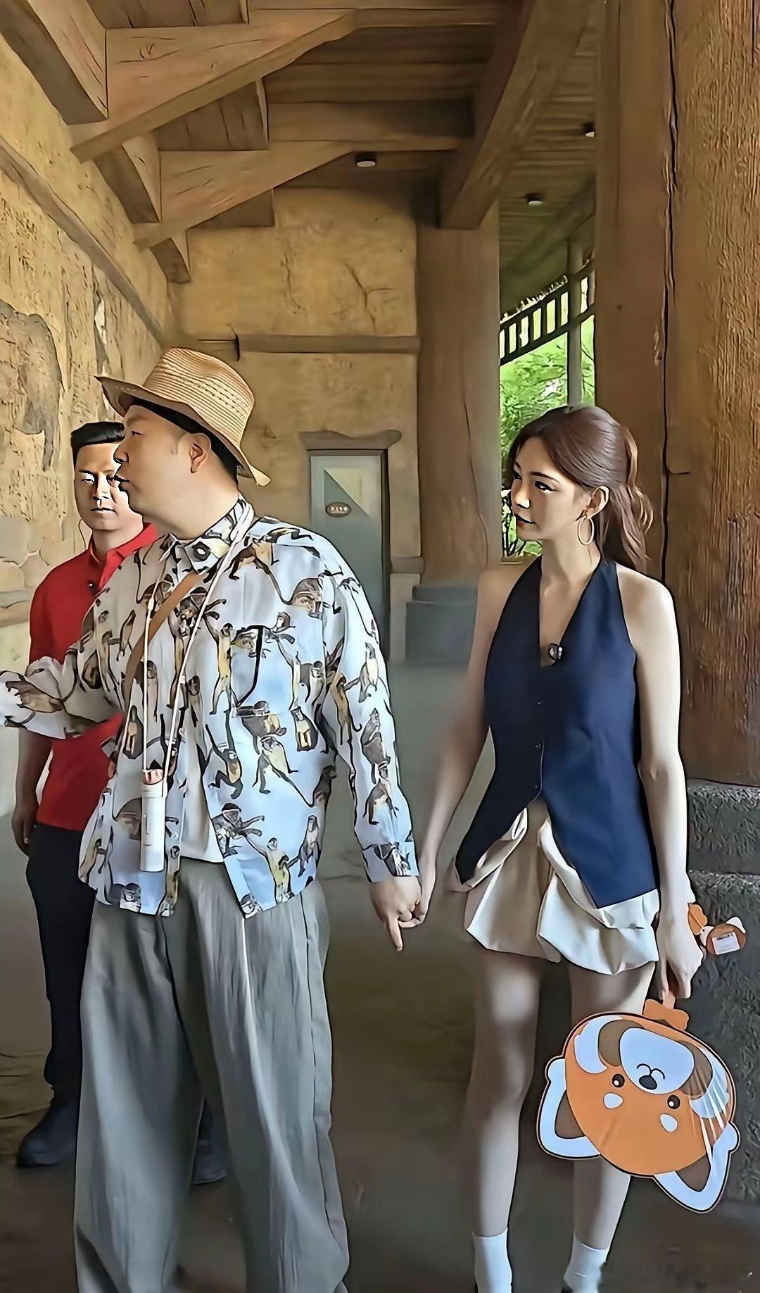 不怪那么多人想娶沈梦辰，真人不光长相好看，身材比例更是出众。路人偶遇杜海涛、沈梦