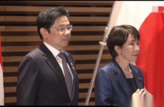 万万没想到，一国总理提前一天跑去拜访，结果连口热茶都没喝完，主人转头就登机飞美国