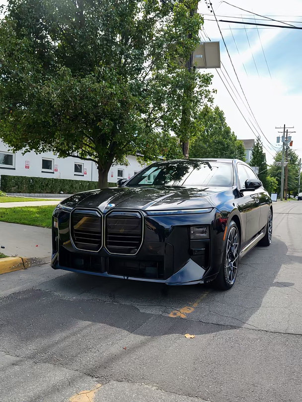 Bmw奢華的将来已经到来。