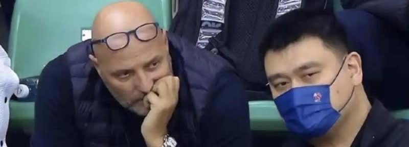 郭士强这次带男篮拿了亚洲第二，结果他见到新上任的篮协主席郭振明，第一句话居然是：