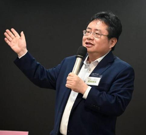 突发！反华分子、遗华日侨出身的矢板明夫在台中发表演讲后被打！据台湾媒体报道，