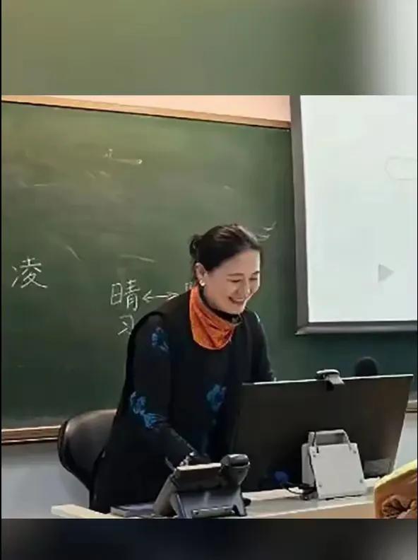 痛心！北外女教授张爱玲死在清华，看到这个事情，让人五味杂陈！女教授是被大树砸死的