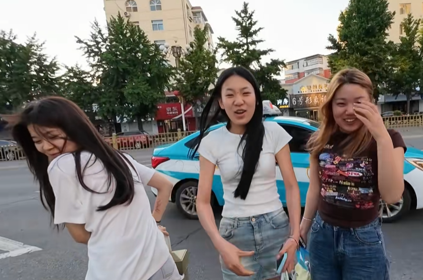 我现在送外卖大家都认识我了[哭笑不得]