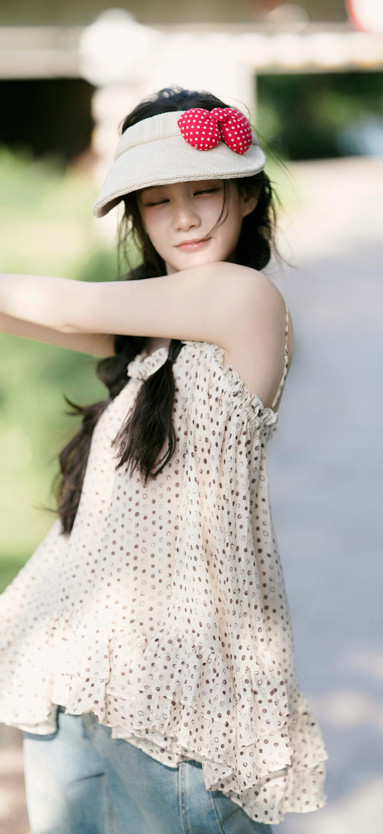 美女壁纸-第6344期-李一桐