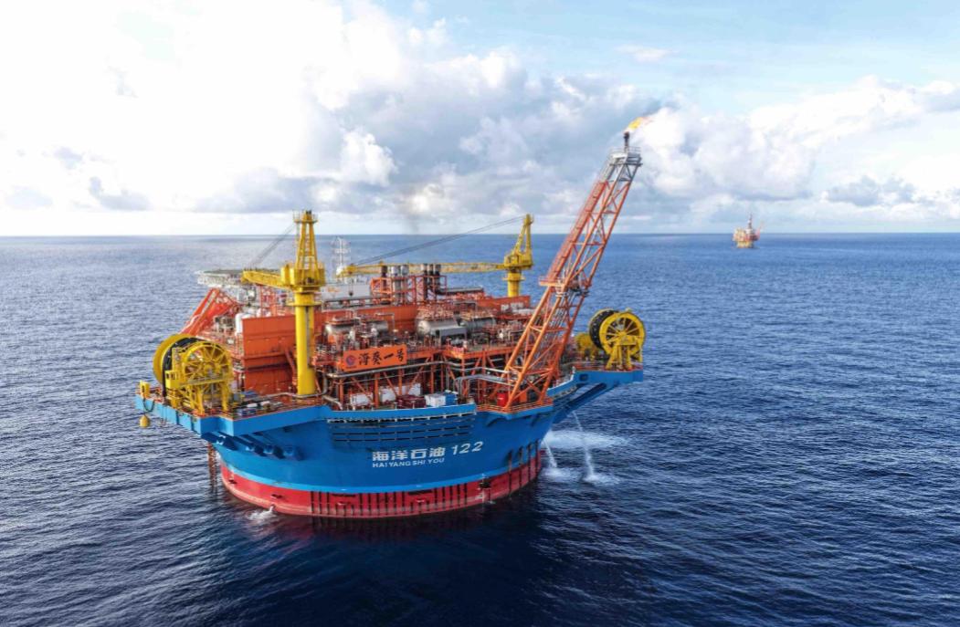 很多人好奇，340万桶俄油堵在中国近海，中国为啥不接？其实答案很现实，黄海海