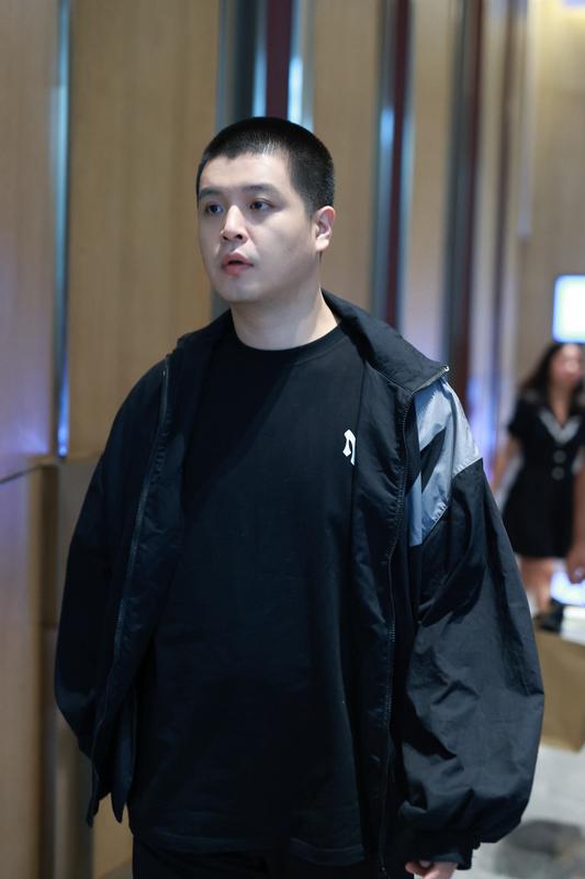 马頔要收“爷们儿要脸”版权费这事太逗了。这梗源于2020年他参加《我是唱作人2》