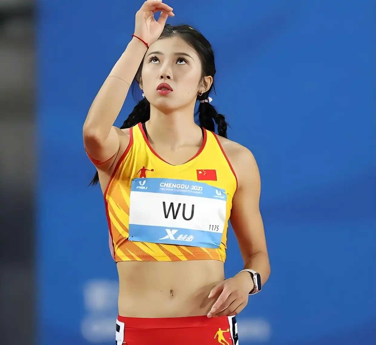 吴艳妮穿瑜伽裤跳舞爆火：真正的顶级美感，是自带力量的生命力