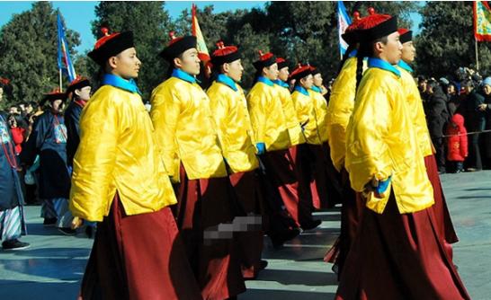 都是从一品，都统、九门提督以及驻防将军，谁地位更高权力更大？ 在清朝朝堂上，