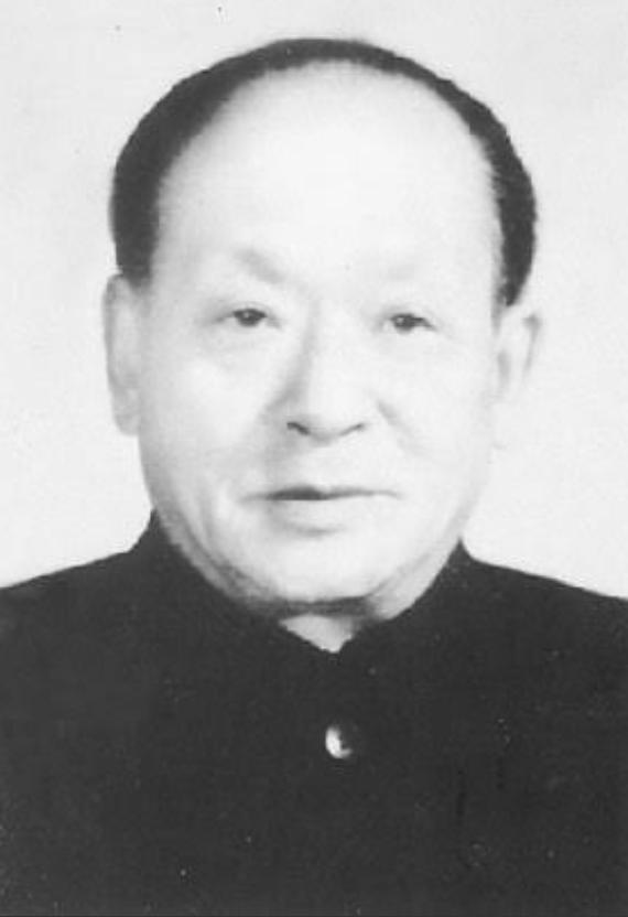 1957年，毛主席视察武汉，得知曾救过自己性命的王盛荣只是个副处长，勃然大怒，当