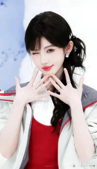 娱乐圈八卦：明星们的“戏外戏”精彩纷呈娱乐圈的八卦情节，远比剧集更加跌宕起伏