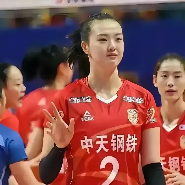 新一届国家队需给伤员时间恢复。2024-25女排排超联赛落幕，李盈莹、刁琳宇等人