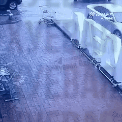 泽连斯基这下怕是真的要凉了！美媒爆料他可能2月24日宣布乌克兰大选和和平公投，全