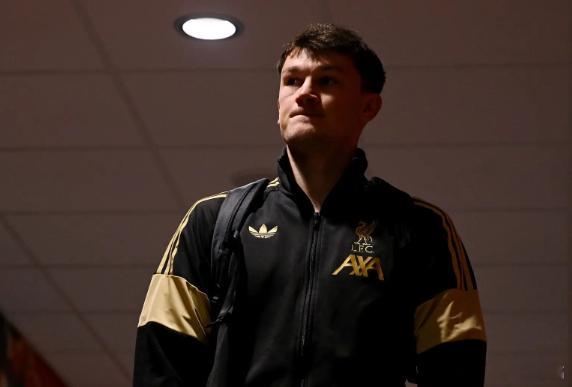 利物浦1比2曼城其实利物浦右后卫也不是没人，这不是还有22岁的苏格兰球员卡尔文