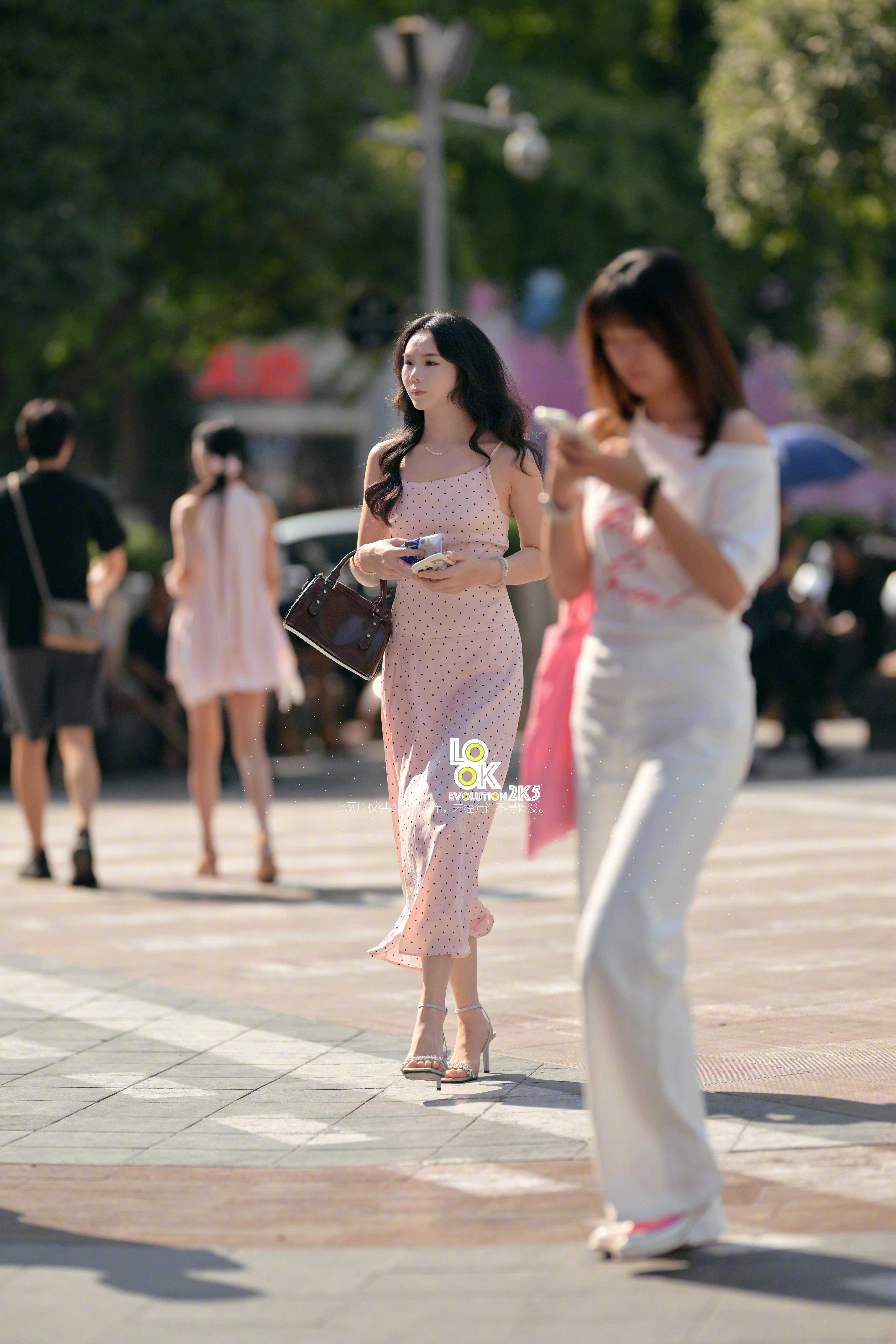 下午三点各位都在忙啥呢？​​​