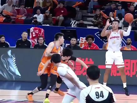 国产巴特勒实至名归！贺希宁领跑CBA后卫榜