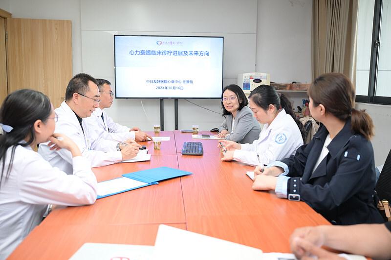 之前接触过不少扩心病的老患者，常年按医嘱吃西药稳心率、防心衰，病情倒是没继续恶化