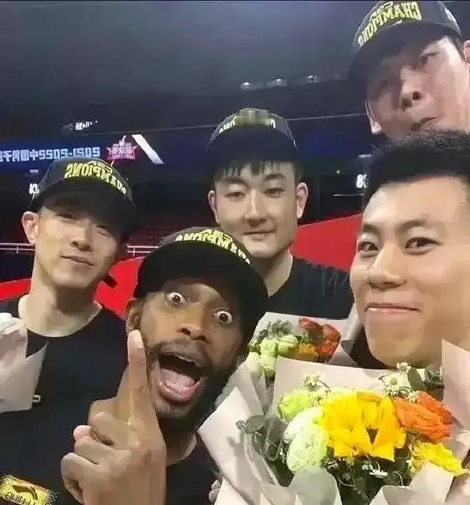 别用你的工资，挑战辽宁队的财务报表。弗格走，不是因为不够强。是CBA工资帽又