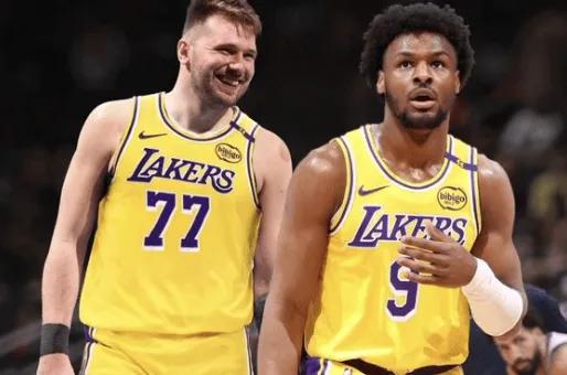 湖人新首发后场，太强了，詹姆斯和东契奇共同首发出场，合砍41分10板7助2抢2帽