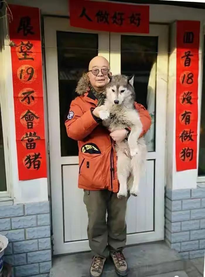唐师曾去世，郭德纲既没有吊唁，也没有送慰问金。有人说，老郭跟和平鸭八竿子打不着