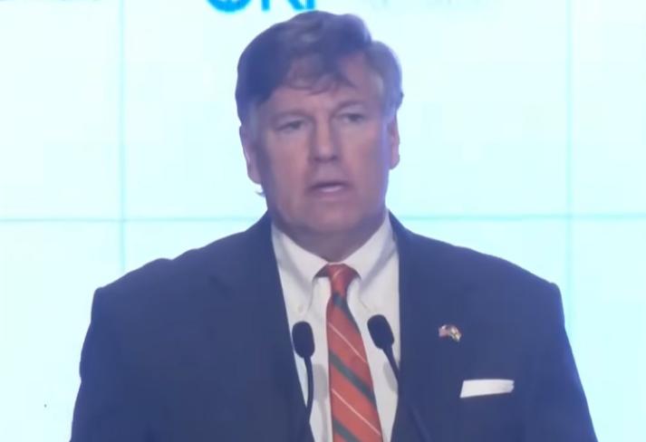 美国人也太不给印度面子了，昨天美国副国务卿在印度新德里参加一个对话论坛活动，竟然