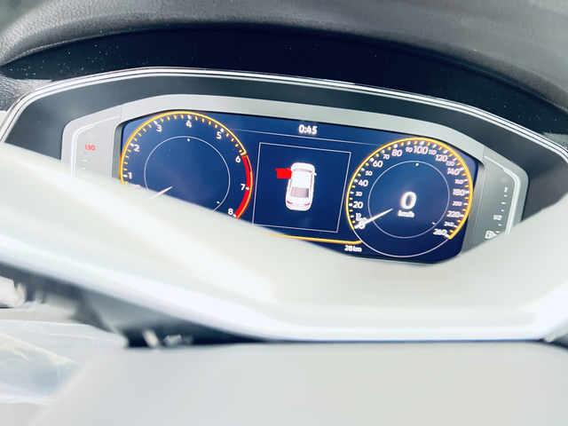 迈腾330豪华今天初步的验了一下车今天初步的去验了一下车由于临时有点事所以车