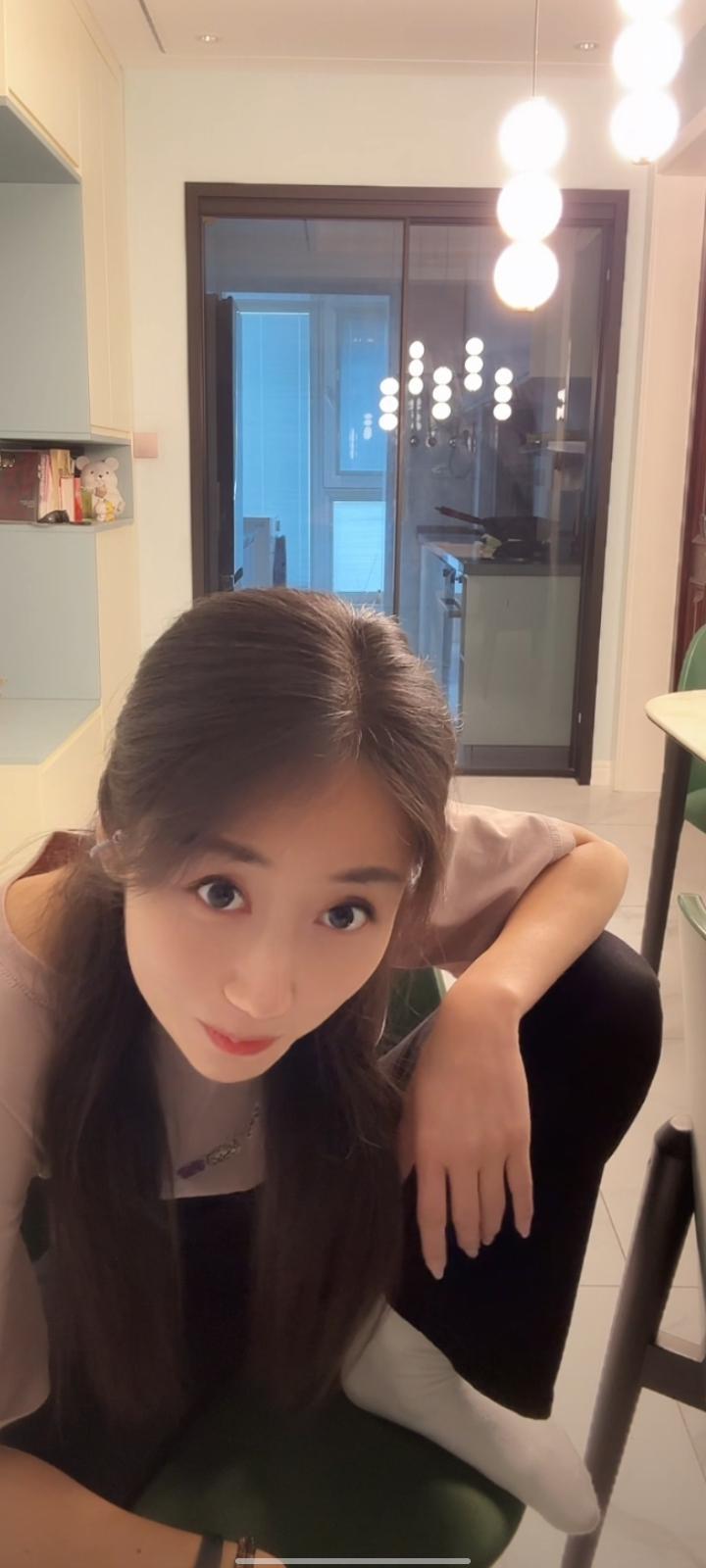 所有的草稿，都只为书写一个真实的自己，笔锋顿挫间，是青春不加修饰的纹理。哪怕