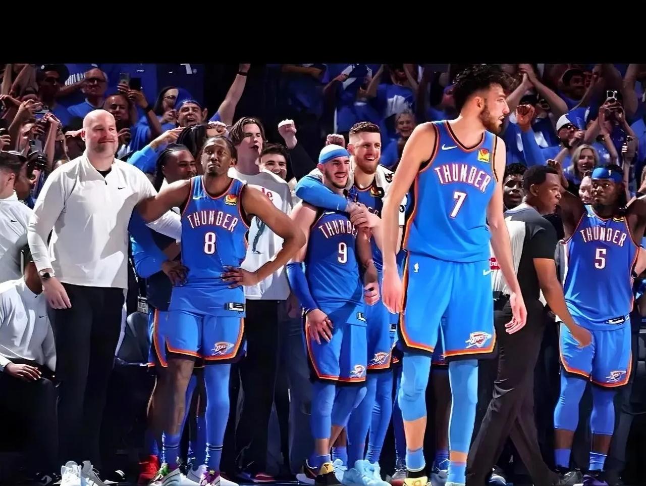 赛场冲突升级！雷霆4将被驱逐仍力克奇才，亚历山大40分领跑联盟，季后赛压力下情绪爆发引关注