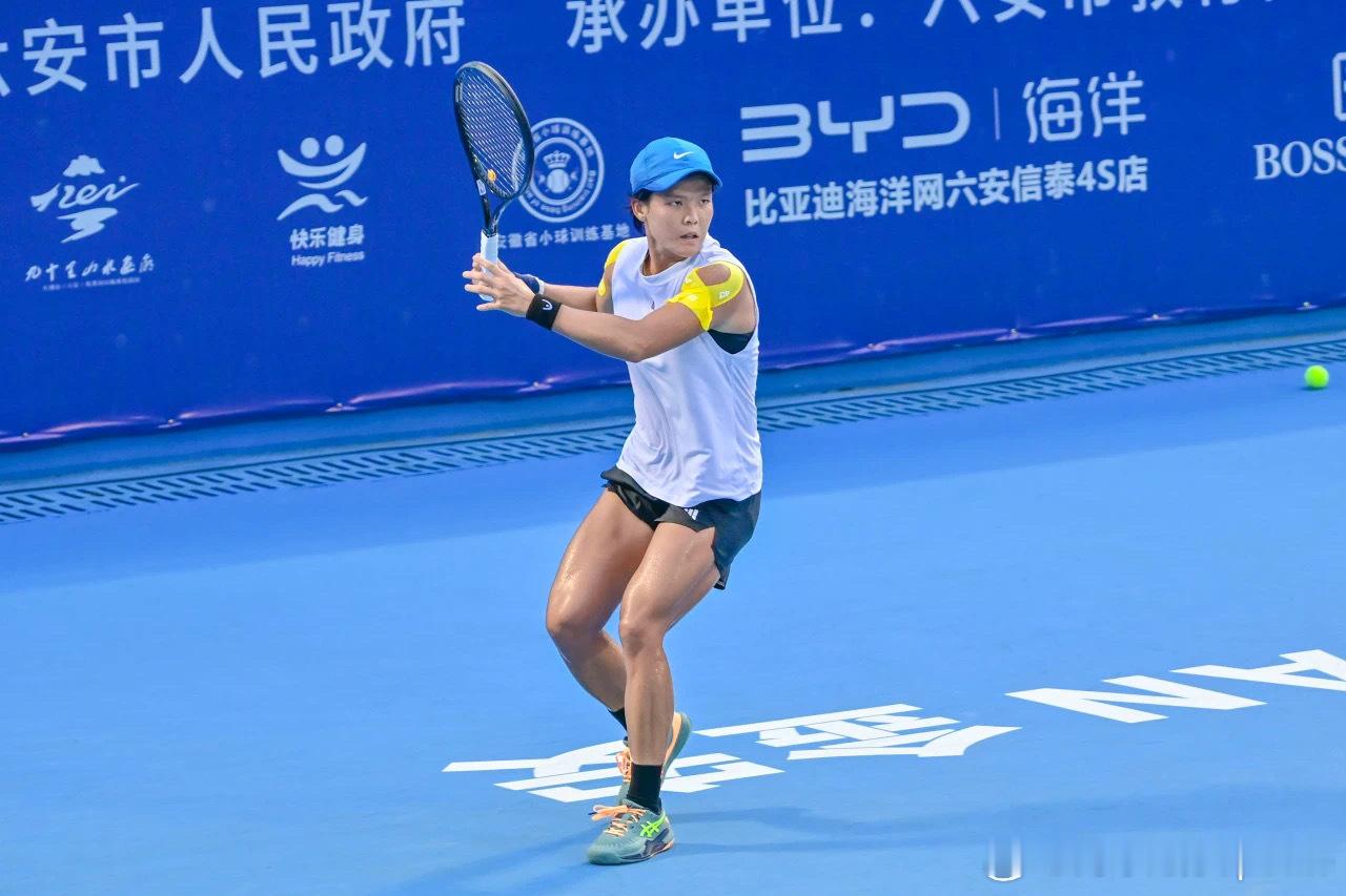 🇨🇳六安W15女单第二轮1-4号种子全部过关。[2]🇨🇳张莹6-3/6-