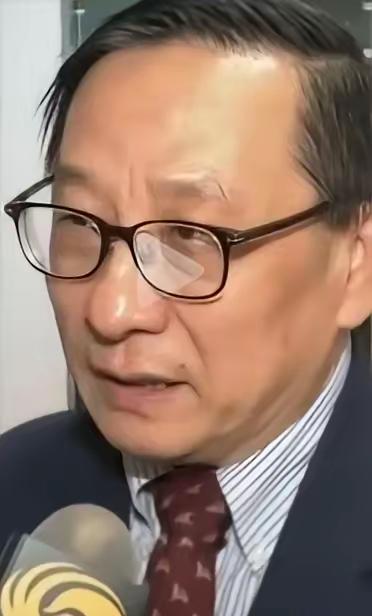 🌛高志凯这回捅了马蜂窝。他公开建议英伟达在华销售AI芯片时，需预缴15%收