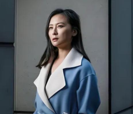 精英滤镜碎了！爱泼斯坦名单扯出金刻羽！还剩多少真本事？金刻羽的履本有点