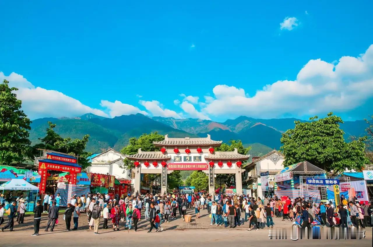 📍大理古城（南门核心区）不修建人行天桥的主要原因🌟区分情况：古城城墙以内核