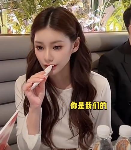 马筱梅不是亲妈，但是却胜似亲妈。当初她与汪小菲大婚的时候，就提议不让孩子去参
