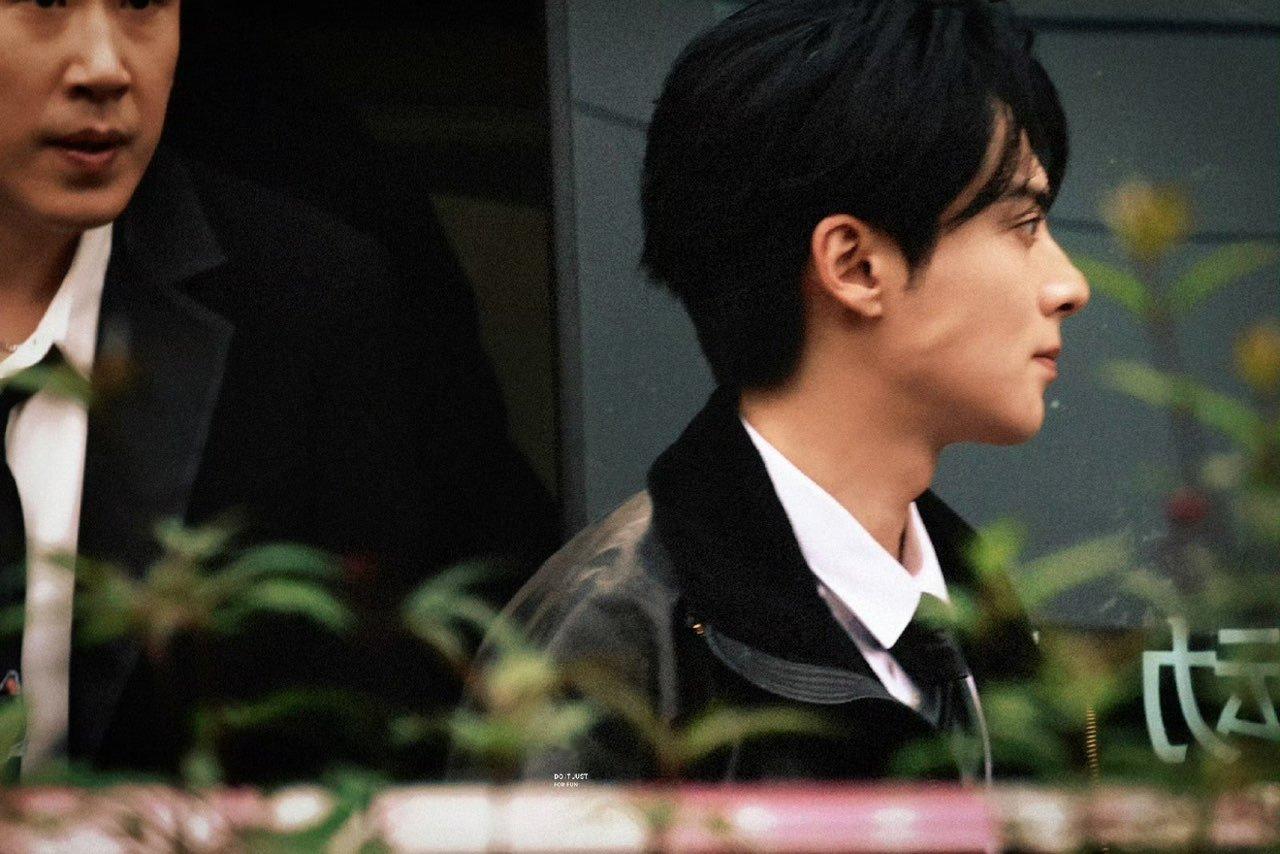 王鹤棣开团秒跟这一块. 谁不为王鹤棣的开团秒跟心动啊，反应快到惊人，动作流畅又有