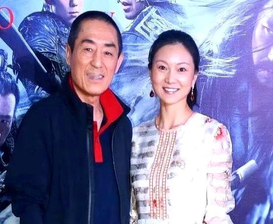 1999年，18岁的陈婷发现自己有了49岁张艺谋的孩子。电话那头的大导演给了她