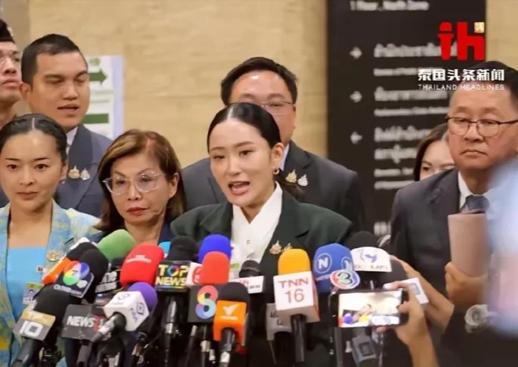 “不辞职”！佩通坦8月4日向宪法法院提交了声明。这是针对黄衫军这两天组织