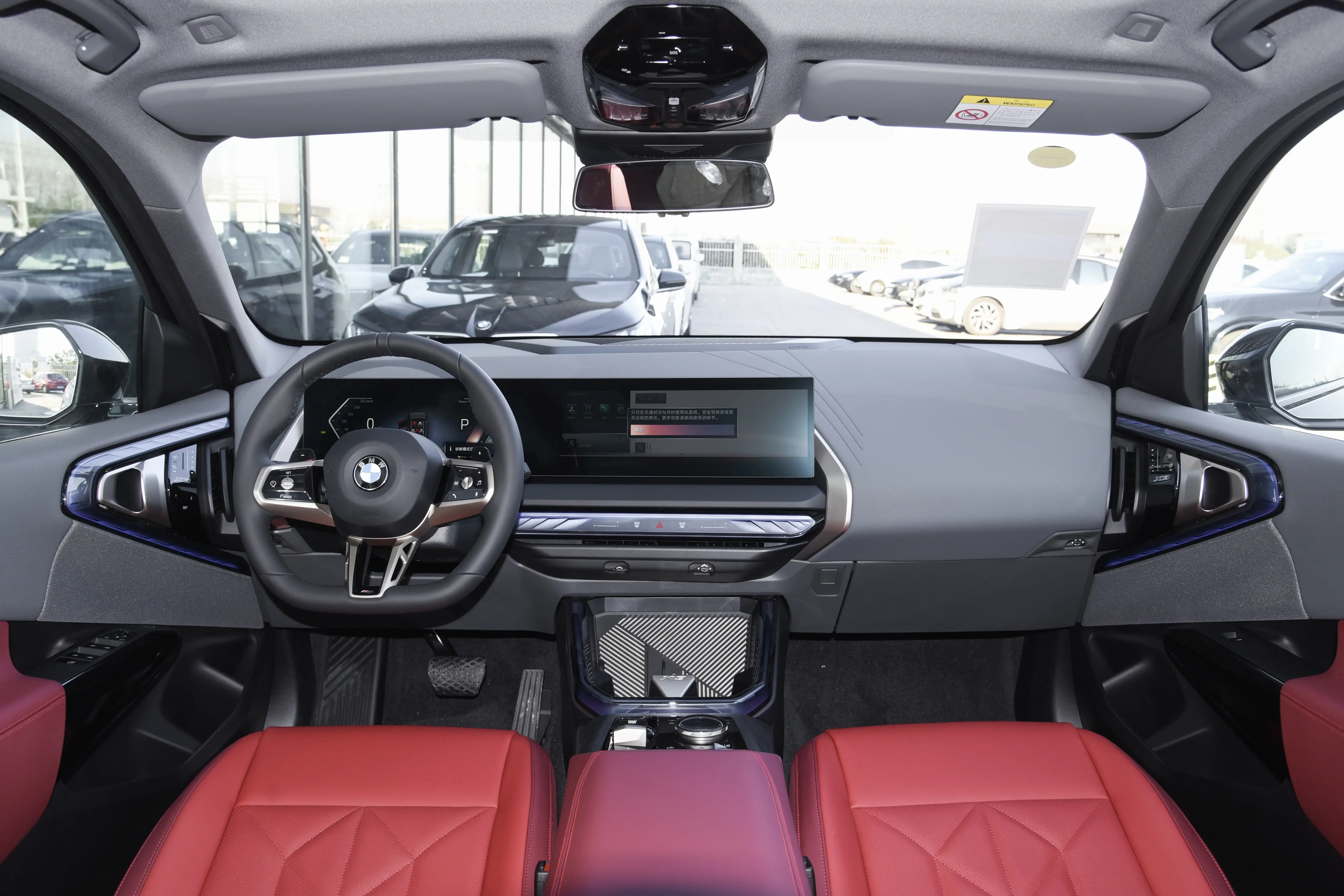 宝马X3在我心中，是豪华中型SUV里的“操控王者”。底盘调校扎实，转向精准，后驱