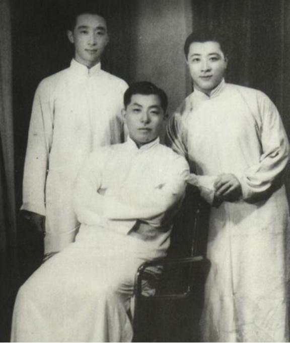 1924年，张作霖8岁的儿子张学思，在学校被老师打了十下手板，张学思哭喊着“我爸
