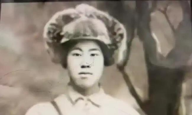 1936年那个雪夜，有匹小花马驮着个孕妇，硬是在这种鬼天气里蹚出了八十里山路。马