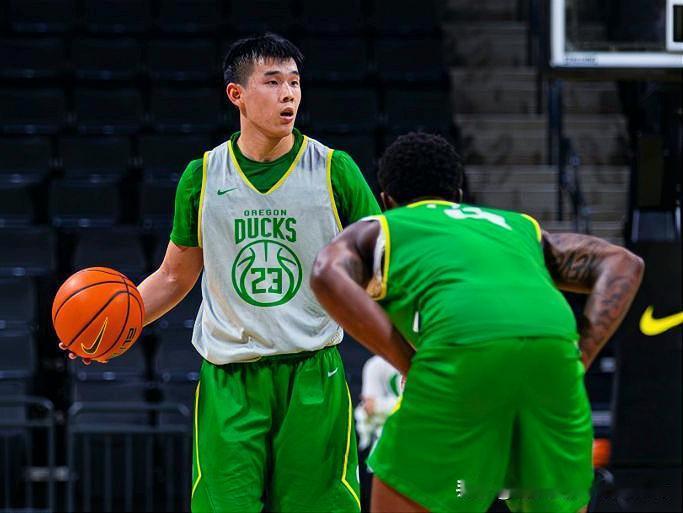 10月16日，NCAA季前热身赛，中国球员林葳所在的俄勒冈大学主场以65-71不