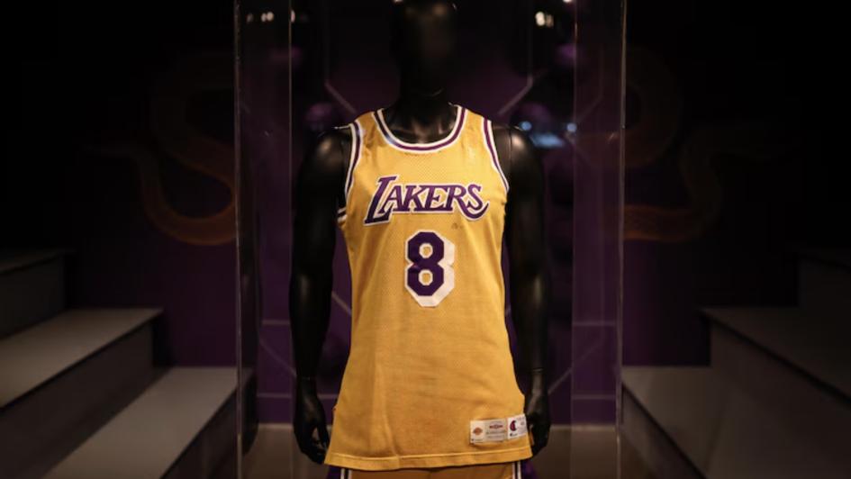 科比生涯首秀球衣以700万美元价格成功出售,成NBA第二昂贵球衣