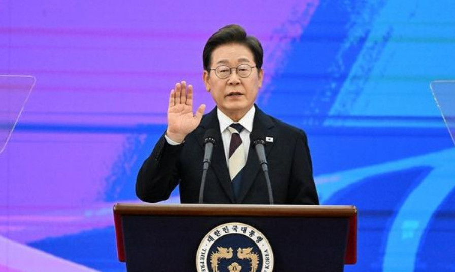 好家伙！李在明这刚上台就敢捅马蜂窝，摆明了是要拿命跟韩国权贵硬刚啊！首先，这