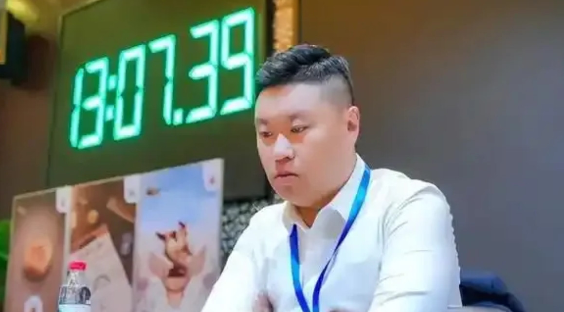 最近象棋圈真是热闹非凡啊！孟辰大师的禁赛期即将结束，棋迷们都在猜测他复出后会给棋