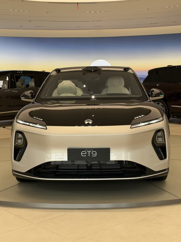 蔚来ET9｜科技行政旗舰大型纯电SUV