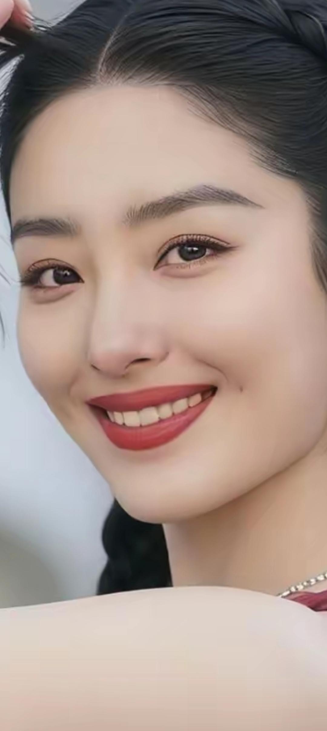 温柔微笑，优雅发髻，尽显东方美！