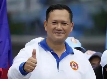 .突发！柬埔寨首相偷偷宣布了7月28日洪玛奈深夜官宣，今天将亲自带团飞往马来