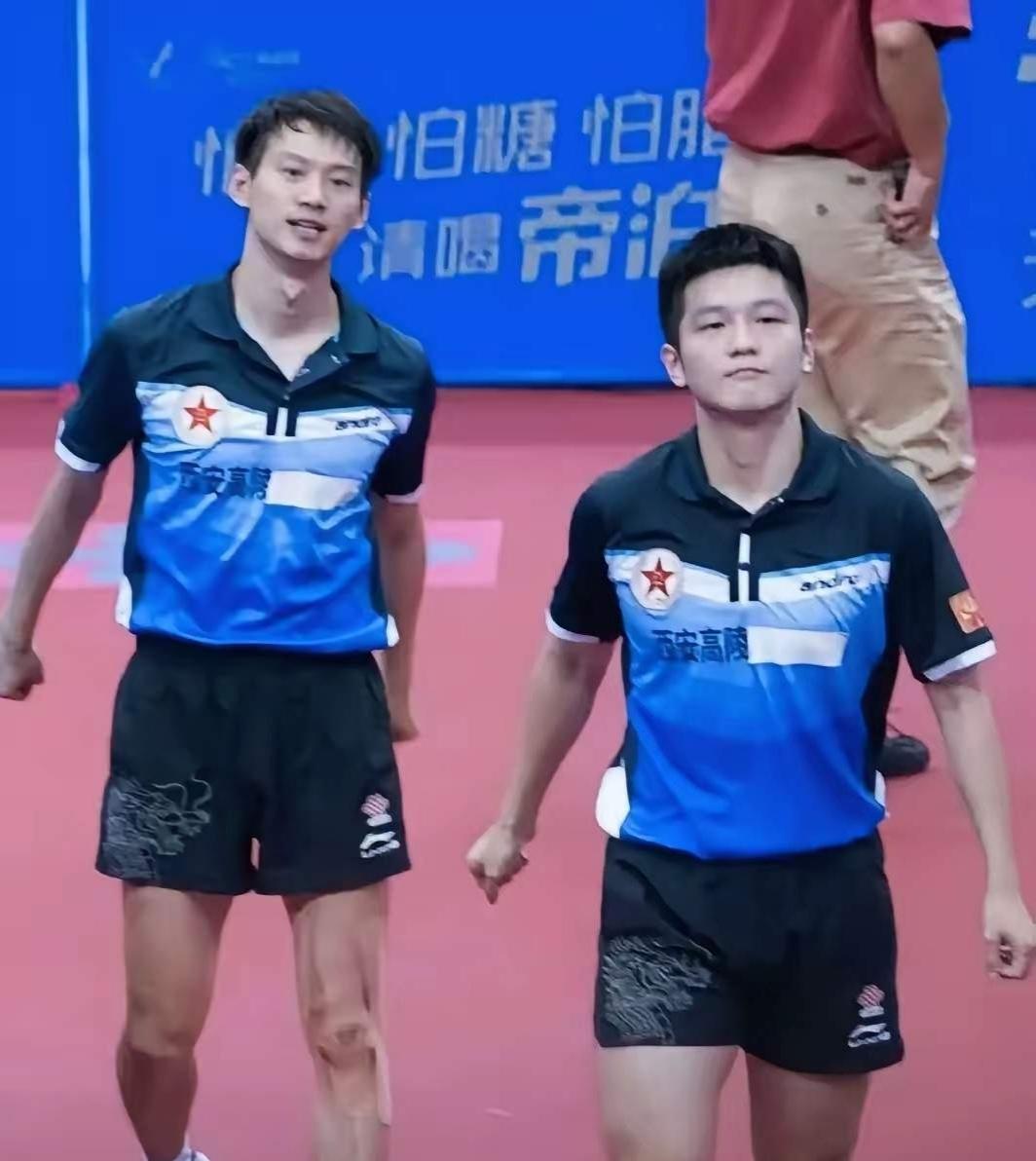 樊振东首轮就会遇到周雨周雨笑不活了吧大老远去德甲看小胖没想到首轮就遇到了