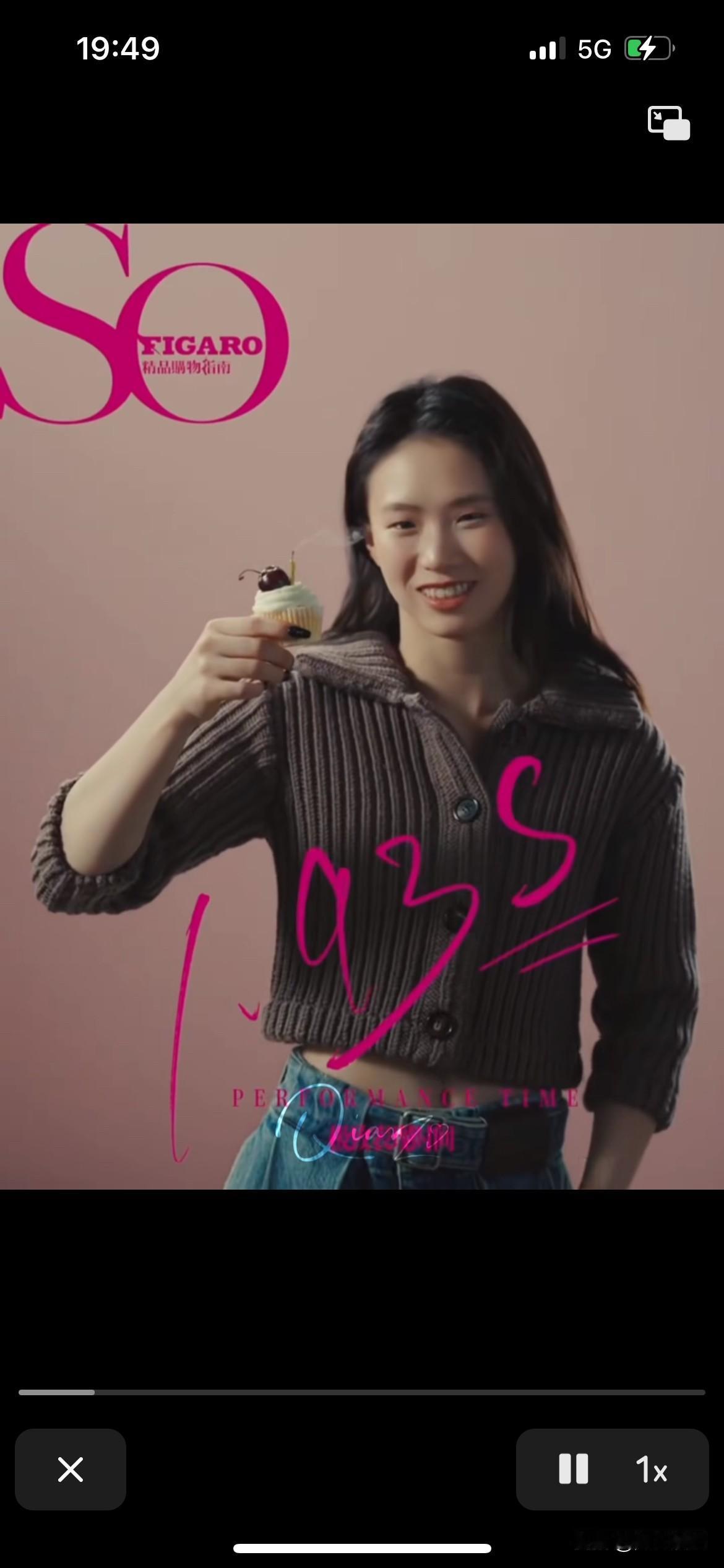 陈芋汐变脸太快了，这就是表演的魅力，不仅跳水厉害，连平时的节目都是很高大上，所有