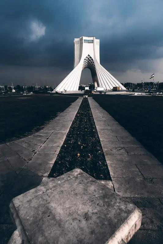 川普真傻吗？别逗了，他和历史上那些顶级谋略家一样，在下一盘大棋。世人都笑司马懿被